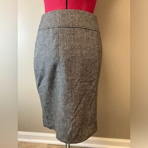 Banana Republic Women’s Stretch Size 4 Wool Black and White Striped Pencil Skirt
